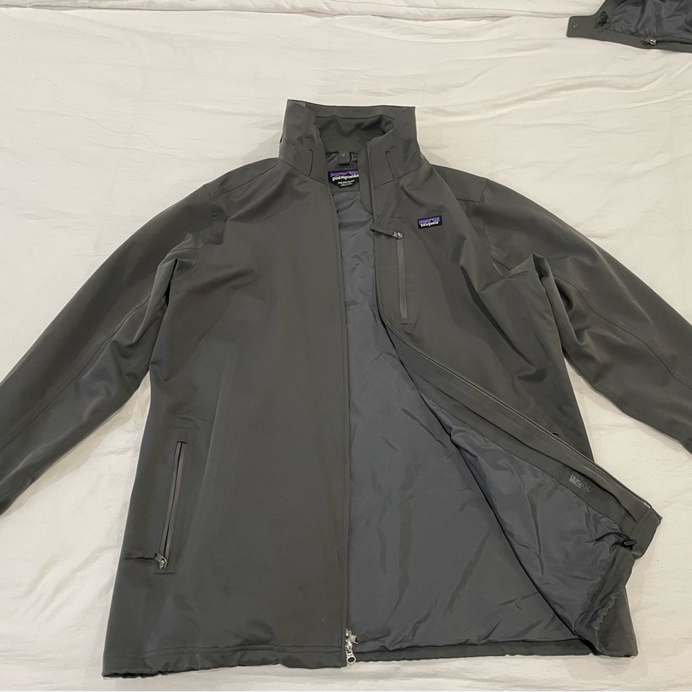 Patagonia Men's Jacket - Dark Gray